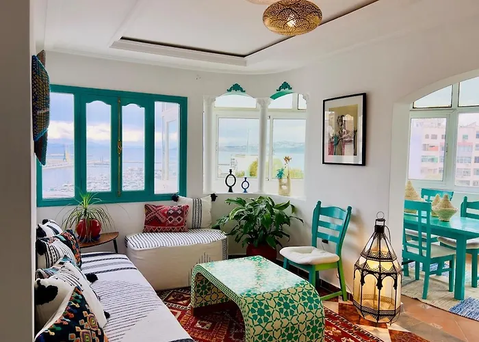 Luxury Marina-View Pent-House