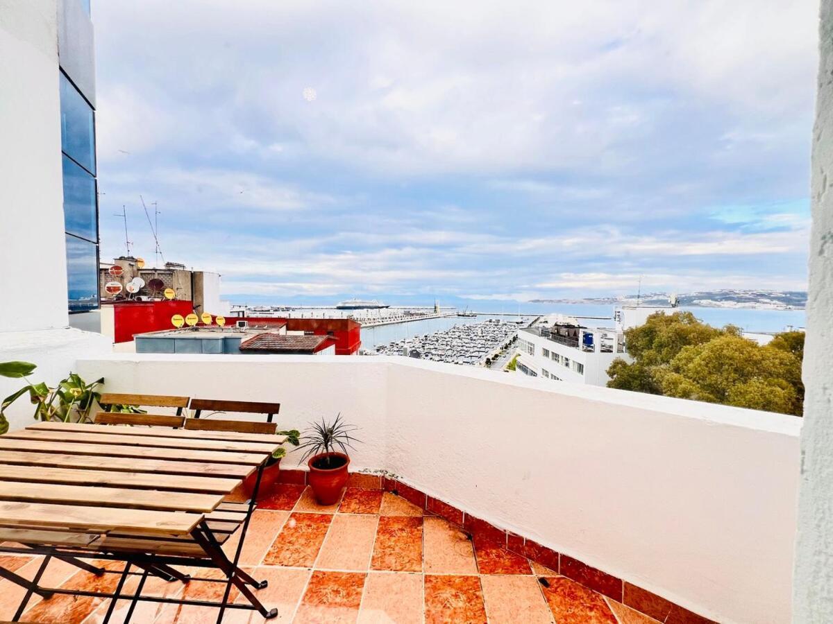 Luxury Marina-view Pent-house